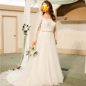 Elegant Lace Long Sleeve Wedding Dress